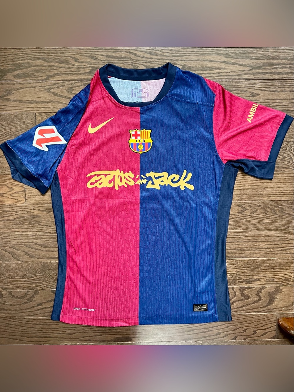 Barcelona Lamine Yamal Soccer Home 25/26 Jersey - Size Large Men Player Version